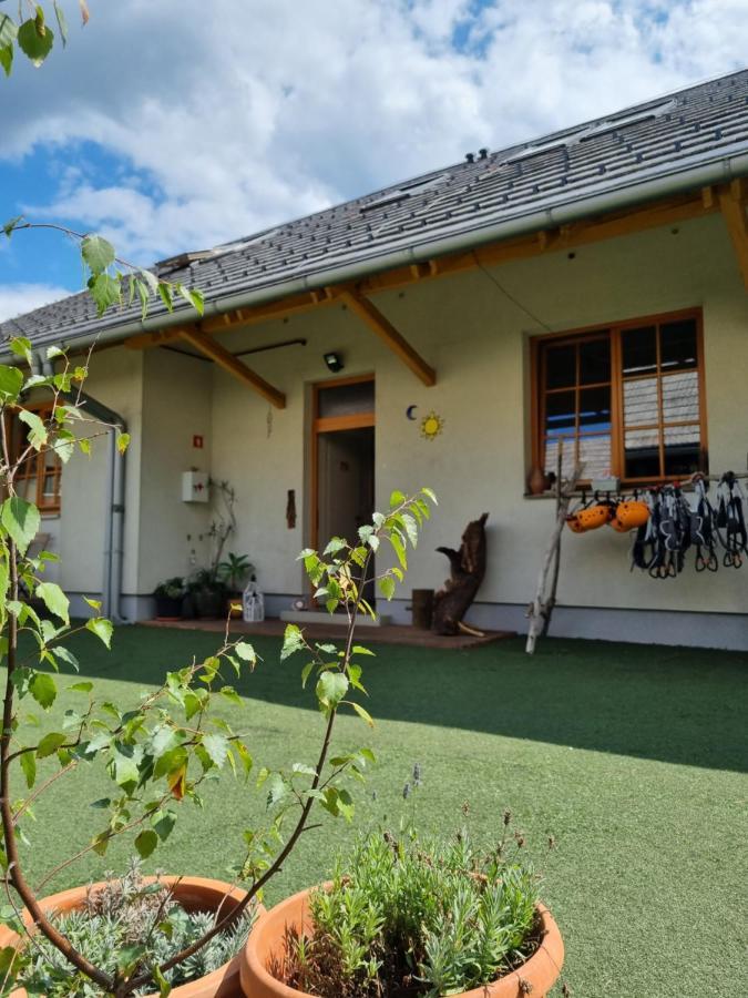 Bikeski Family Hotel, B&B, Apartaments, Rooms Mezica 외부 사진