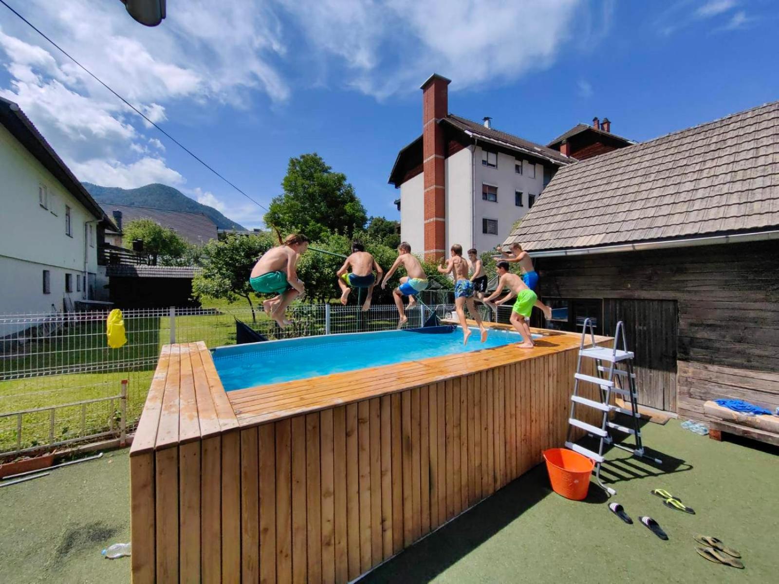 Bikeski Family Hotel, B&B, Apartaments, Rooms Mezica 외부 사진
