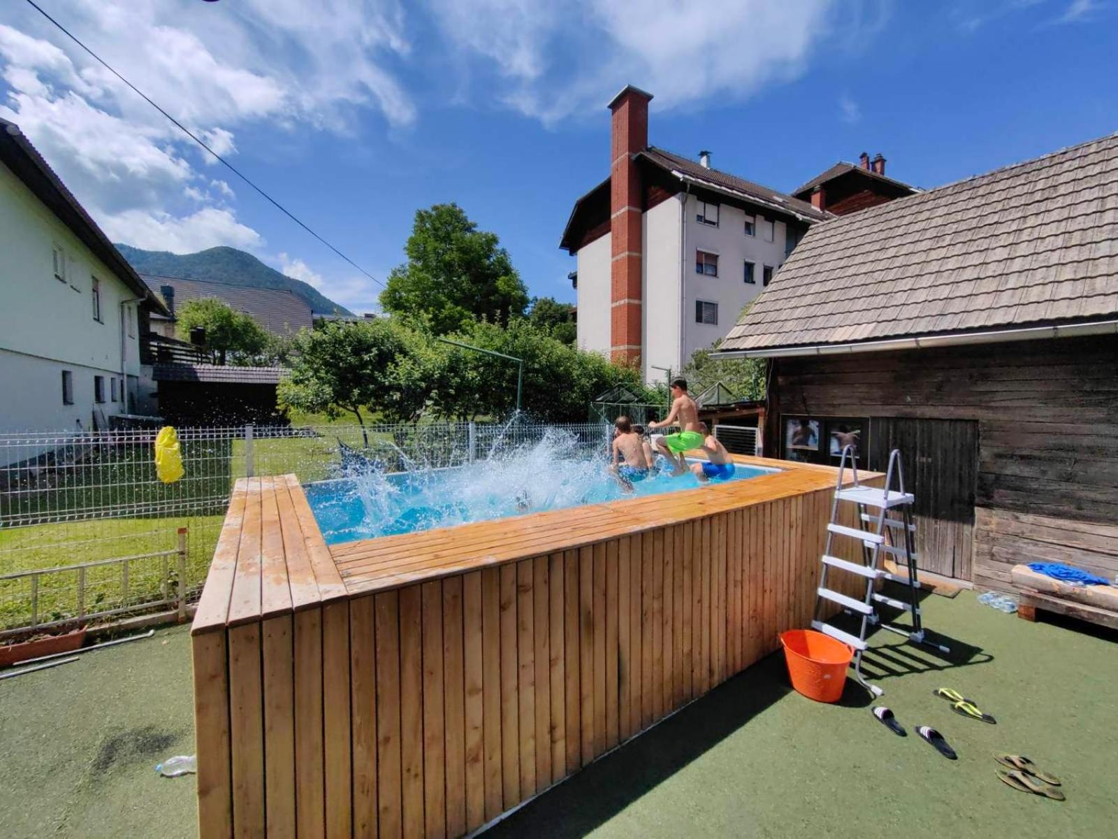 Bikeski Family Hotel, B&B, Apartaments, Rooms Mezica 외부 사진