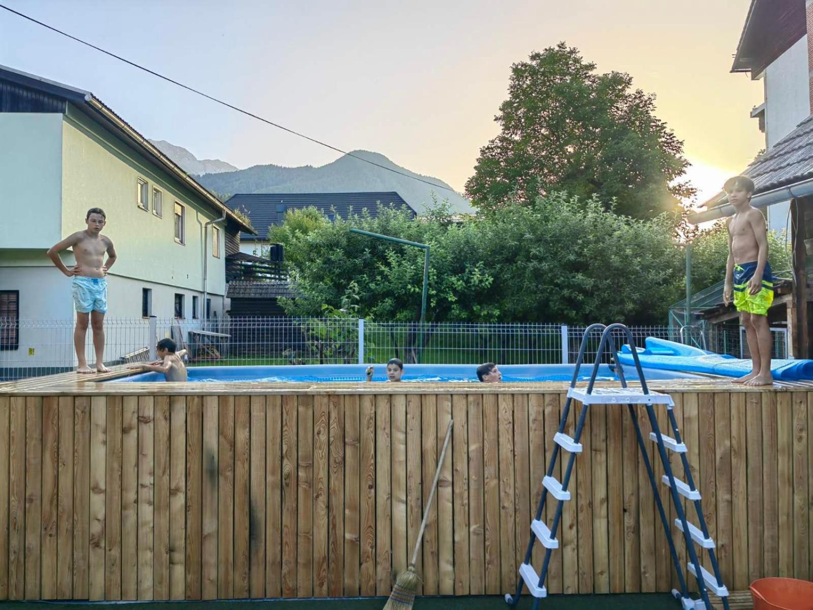 Bikeski Family Hotel, B&B, Apartaments, Rooms Mezica 외부 사진